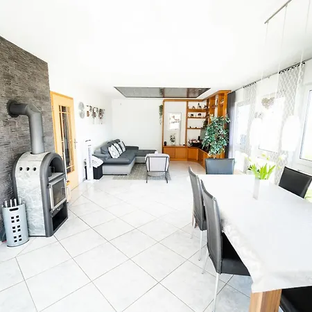 公寓 Einzigartiger Panoramablick Zur Schwaebische Alb Altenriet